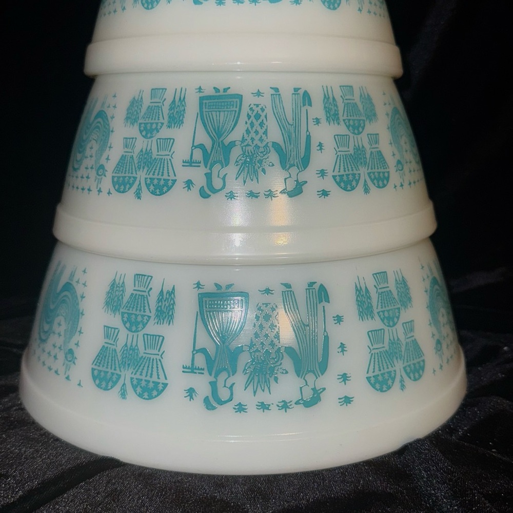 Vintage Pyrex Butterprint /Amish Turquoise Mixing Bowls - Set of 3